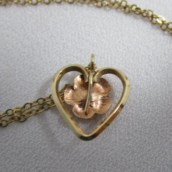 Vintage Feminine Heart and Rose Necklace. - Picture 5 of 5